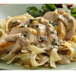 Фетучини Альфредо со сливками и с куриным филе